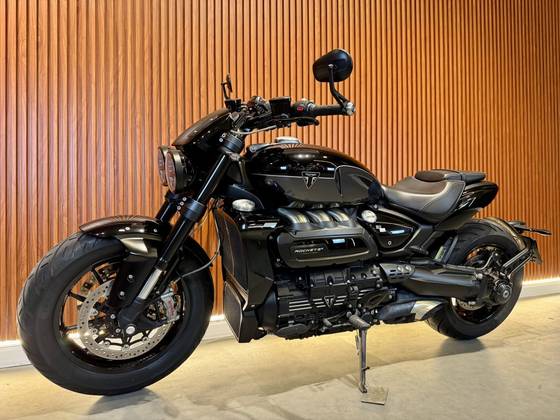 TRIUMPH ROCKET III STORM R 